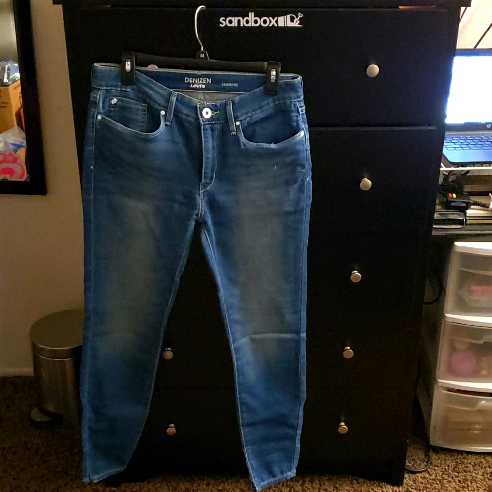 Denizen Levis ***NEW w/o tags never worn***